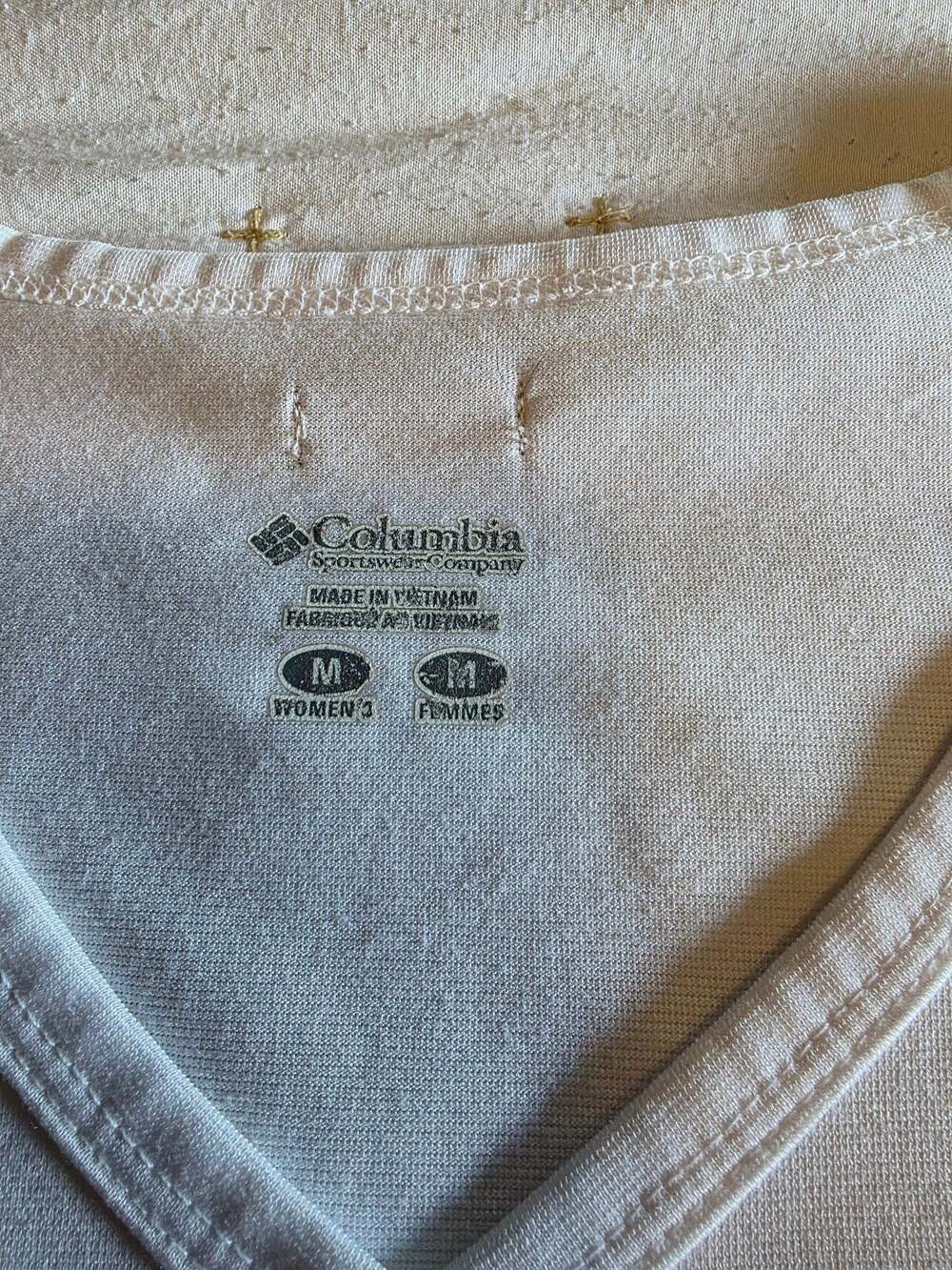 Columbia Sportswear Women's Omni-Shade V-Neck Crossover Short Sleeve Performance - Picture 3 of 6